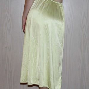 1970s Vintage Yellow Skirt Slip